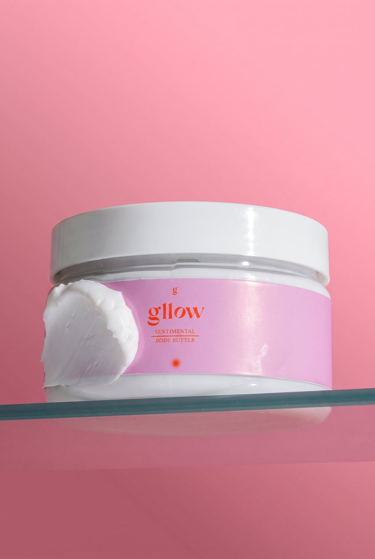 Gllow Sentimental body butter with nectarine, fig and vanilla scent